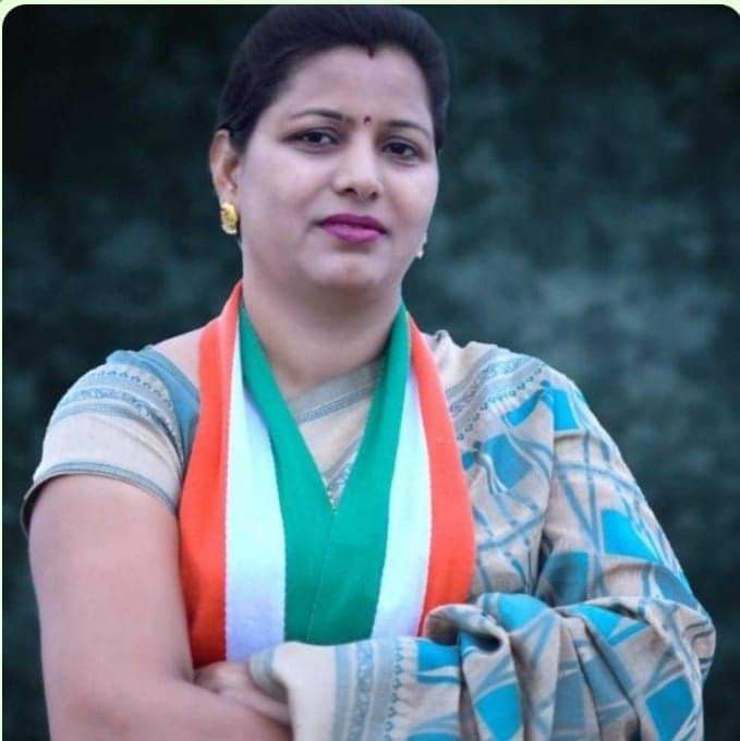 बिहार तिहार को लेकर डॉ. रश्मि ने भाजपा पर निशाना साधते हुए कहा कहा कि का आने परदेश म हमर स्थापना दिवस या बोली भाखा संस्कृति के सम्मान करही का?