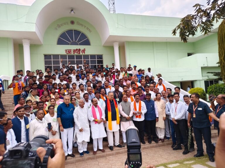 नवनिर्वाचित नपा उपाध्यक्ष व भाजपा पार्षदो  ने रायपुर के भाजपा  वरिष्ठजनो से किया मुलाकात 