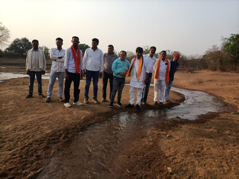 निस्तारी के लिए कोडार से तालाबों को दिए जा रहे पानी का विधायक ने किया निरीक्षण