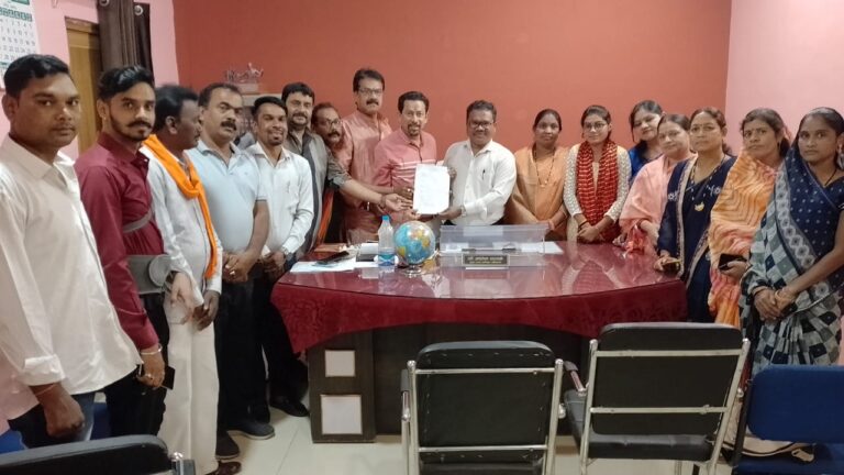 नगर पालिका उपाध्यक्ष एवं पार्षदों ने नगर पालिका में अध्यक्ष एवं मुख्य नगर पालिका अधिकारी को आवेदन देकर कहा है कि परिषद की आगामी बैठक 23 अपैल को आयोजित है जिसमें एक राष्ट्र एक चुनाव विषय को शामील किया जावे