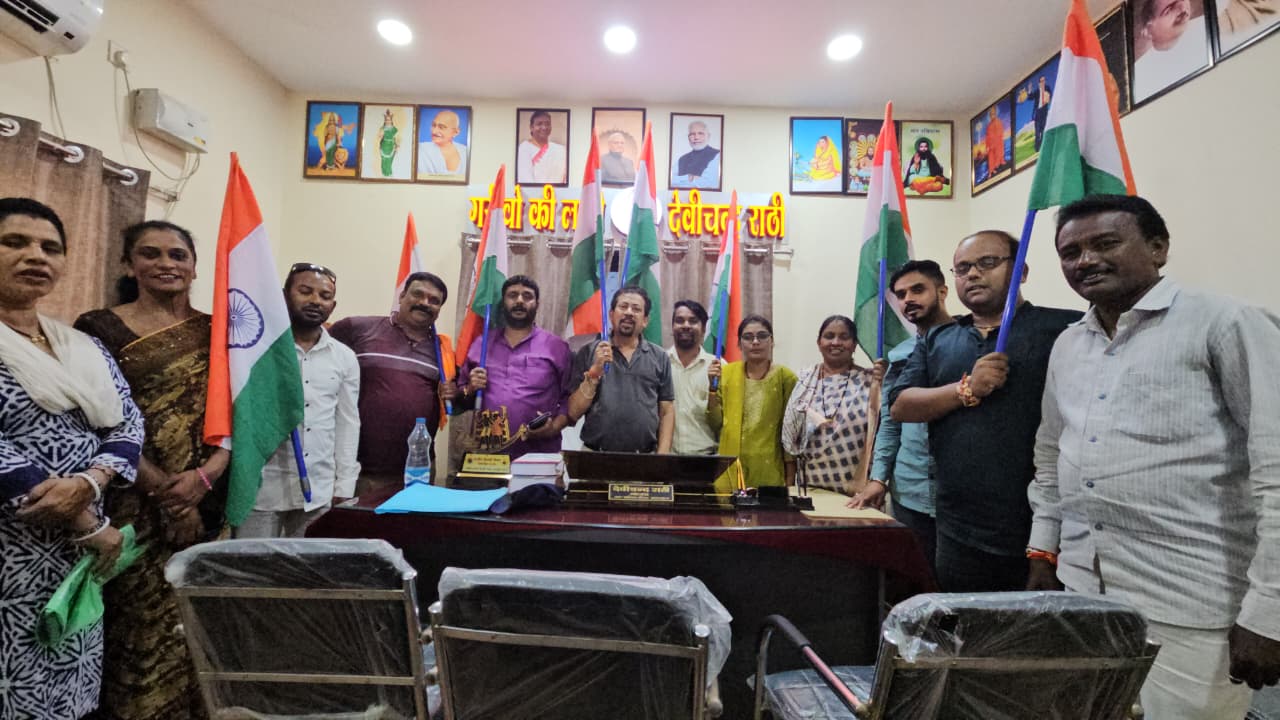 घर-घर तिरंगा हर घर तिरंगा कार्यक्रम के तहत नगर पालिका उपाध्यक्ष देवीचंद राठी के कक्ष में राष्ट्रीय ध्वज लहराया गया