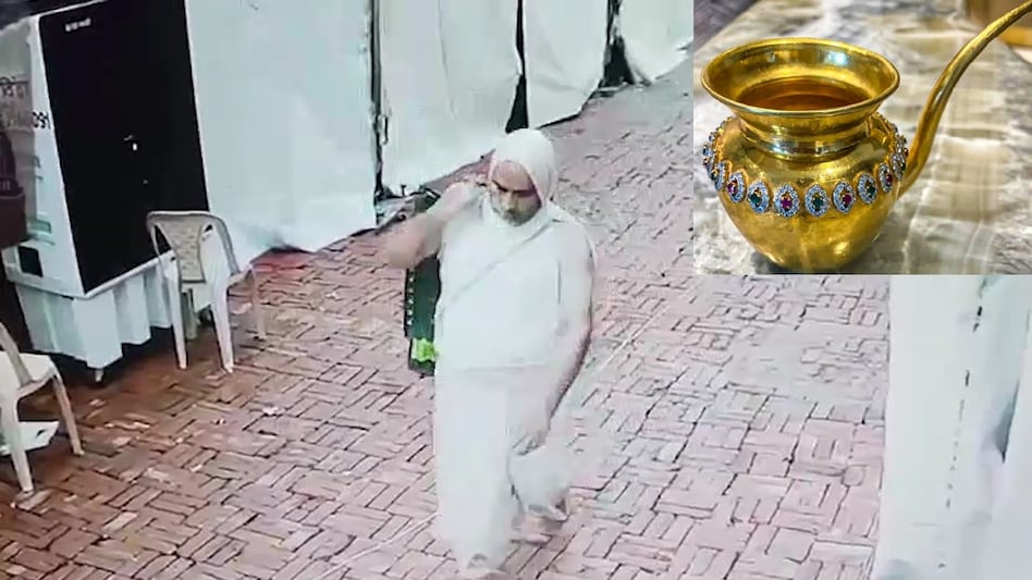 लाल किले में जैन मंदिर का पुजारी बनकर आया, झोले में एक करोड़ का कलश डाला और हो गया फुर्र
