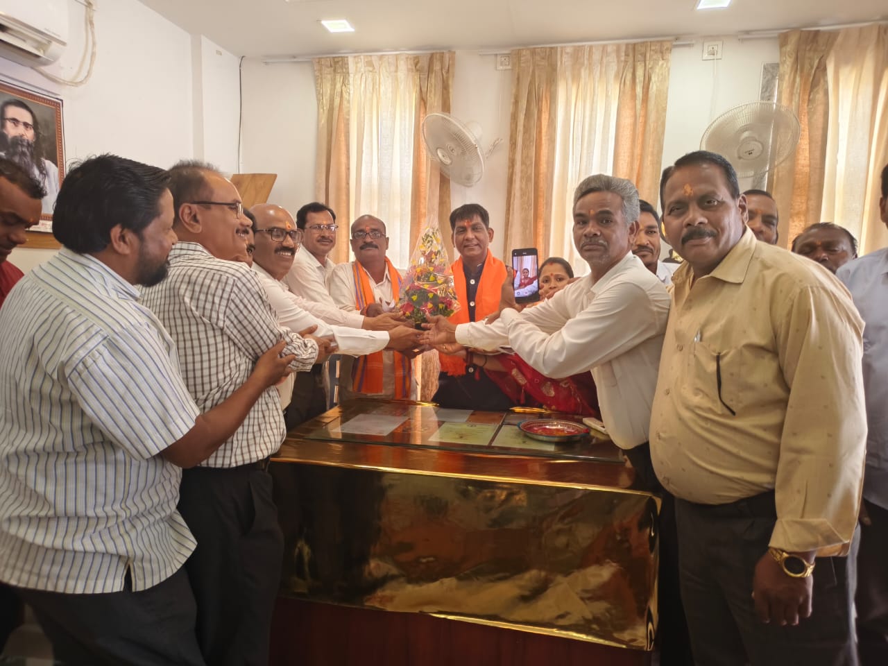 विधायक योगेश्वर राजू सिन्हा ने किया चिकित्सकों का सम्मान, कहा – त्याग, समर्पण का पर्याय होते हैं चिकित्सक