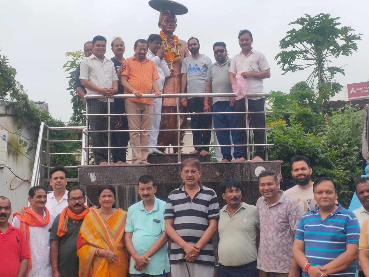 राष्ट्रपिता महात्मा गांधी जी एवं पूर्व प्रधानमंत्री लाल बहादुर शास्त्री की जयंती पर उन्हें नमन किया गया