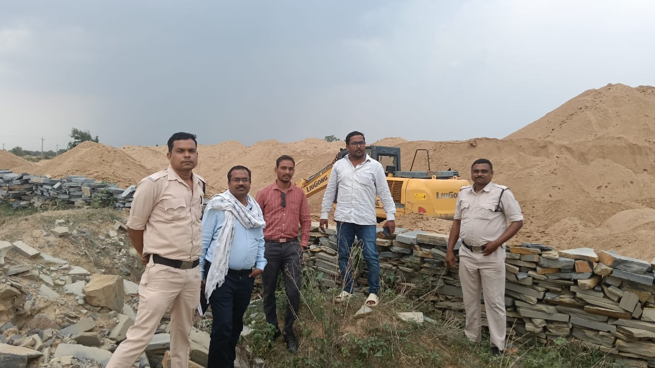 जिले में 10 अवैध रेत भंडारण पर कलेक्टर की सख्त कार्रवाई,जप्त किए गए अवैध रेत की नीलामी से शासन को मिला 7 करोड़ 41 लाख रुपए का राजस्व