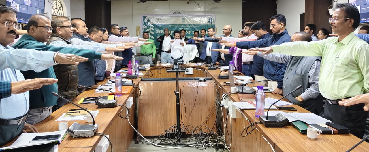 नशा मुक्त भारत अभियान के 5 ली वर्षगांठ पर कलेक्ट्रेट एवं स्कूलों ली गई मुक्ति की शपथ