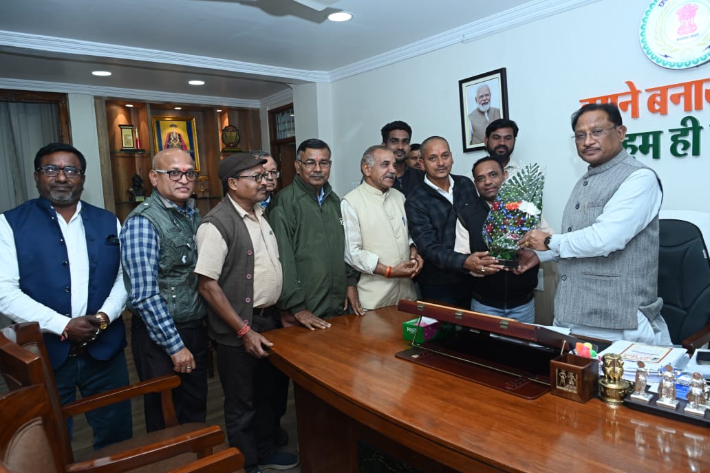 मुख्यमंत्री श्री विष्णु देव साय से कुंभकार समाज के प्रतिनिधि मंडल की सौजन्य मुलाकात