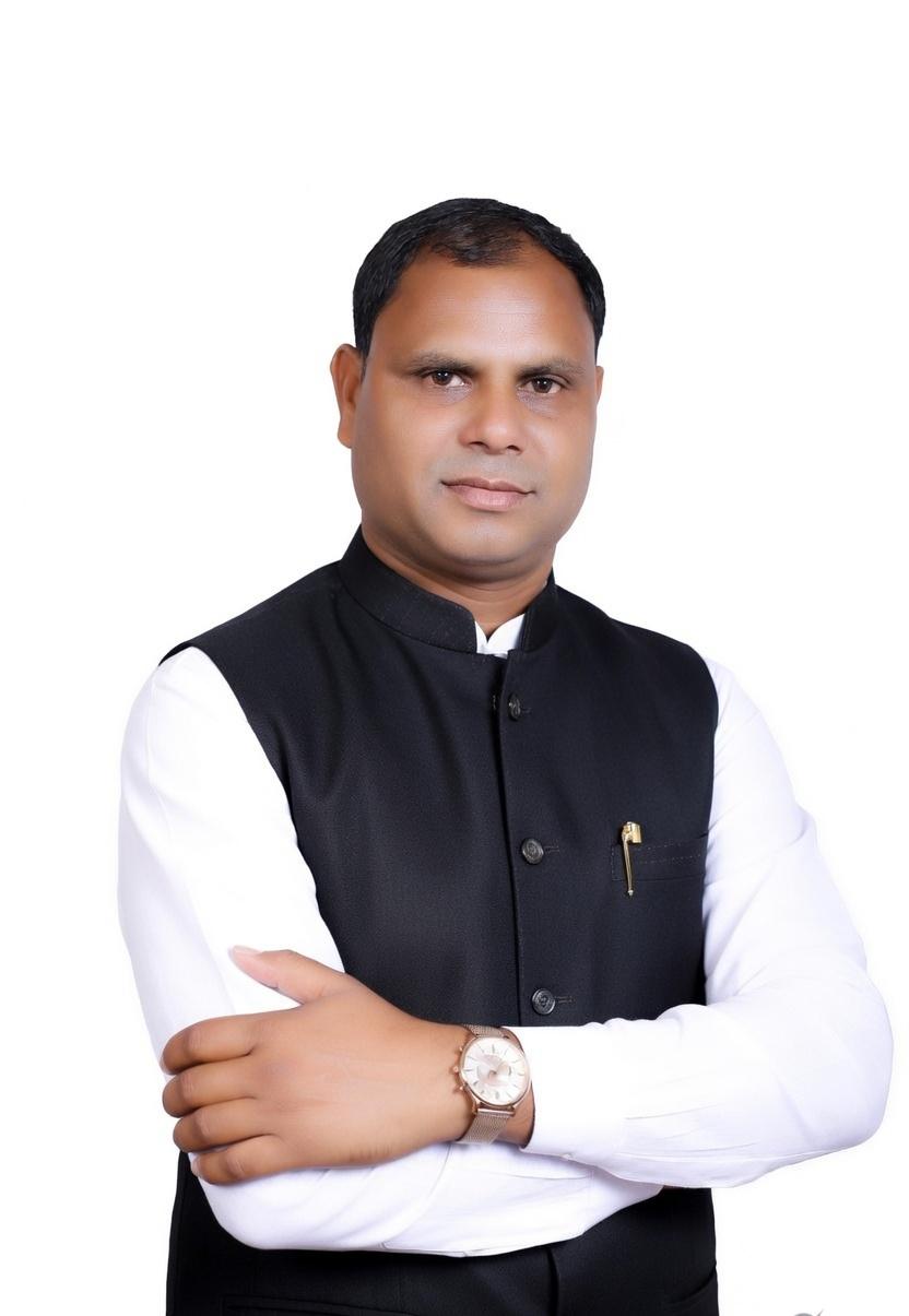 बुआई के वक्त किसान बेहाल, बारिश की बेरुखी और खाद संकट पर- मानिक साहू