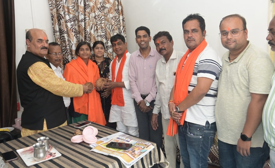 मिशन शक्तिसैट की नेशनल फाइनलिस्ट छात्रा से विधायक ने की मुलाकात, कहा – बेटी ने बढ़ाया राज्य और देश का मान