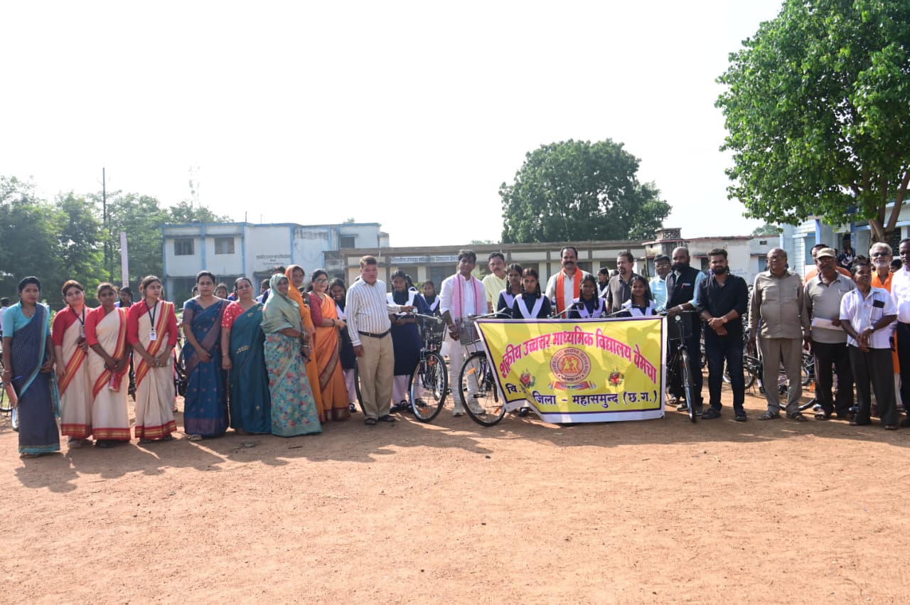 सरस्वती साइकिल योजना से बालिकाओं की शिक्षा को मिल रहा प्रोत्साहन — विधायक योगेश्वर राजू सिन्हा
