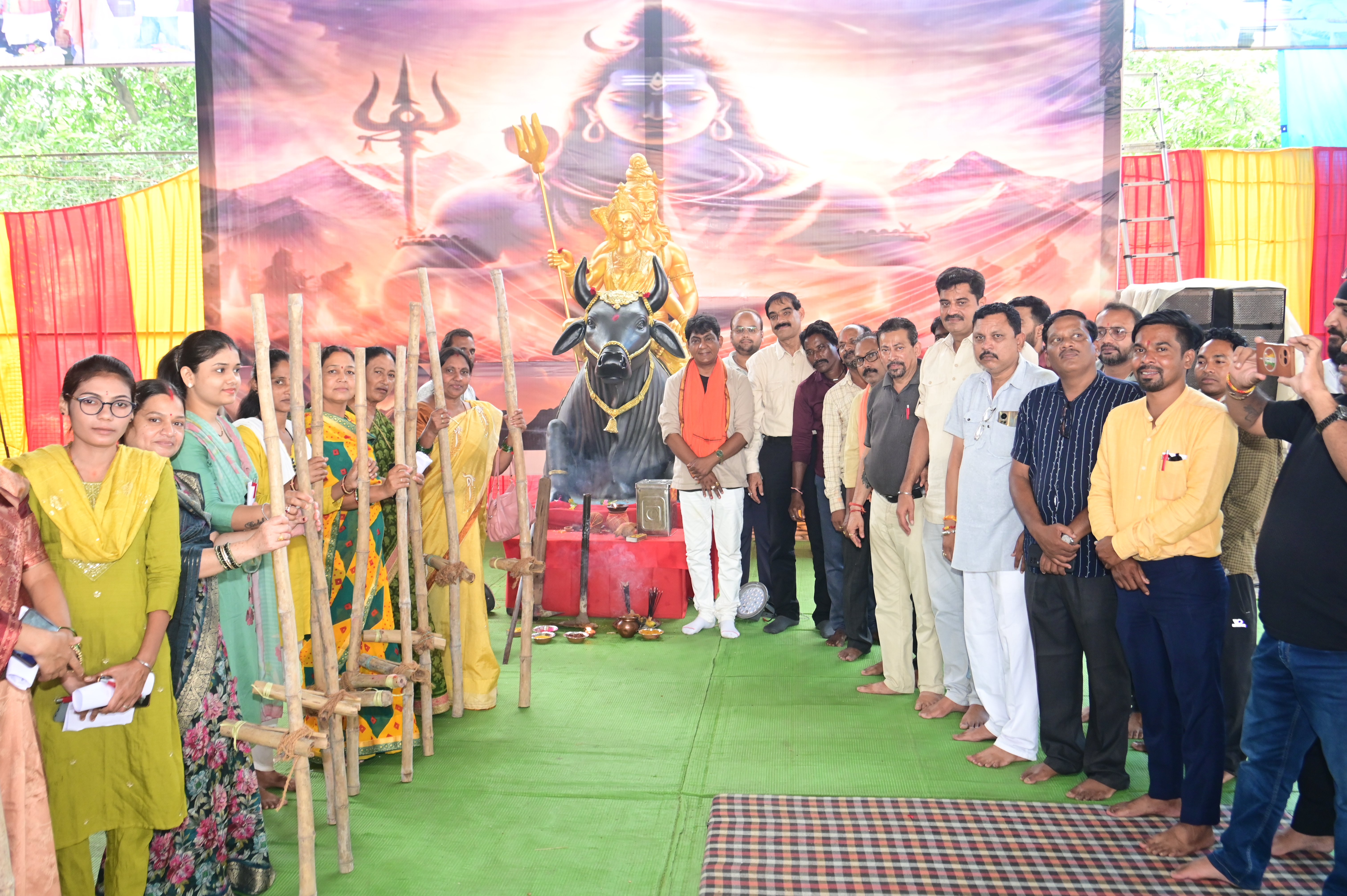 विधायक योगेश्वर राजू सिन्हा ने कार्यालय में मनाया हरेली पर्व, प्रदेशवासियों को दी शुभकामनाएं