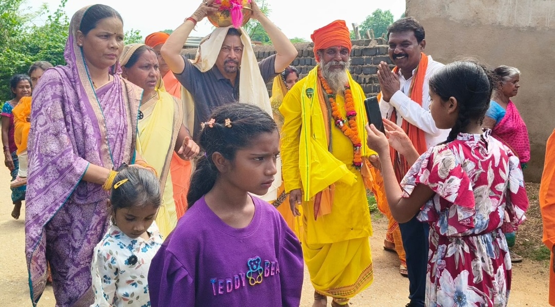 संत श्री रविदास जी की 650वीं जयन्ती पर भारतीय जनता पार्टी राष्ट्रीय नेतृत्व के आव्हान पर संत रविदास के जन्म भूमि से लायी गयी